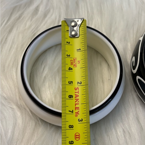 Source Unknown Black and White Resin Bangle Duo - Picture 3 of 6